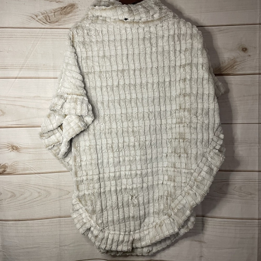 Cato‎ Faux Fur Poncho White-0002 - Picture 3 of 7